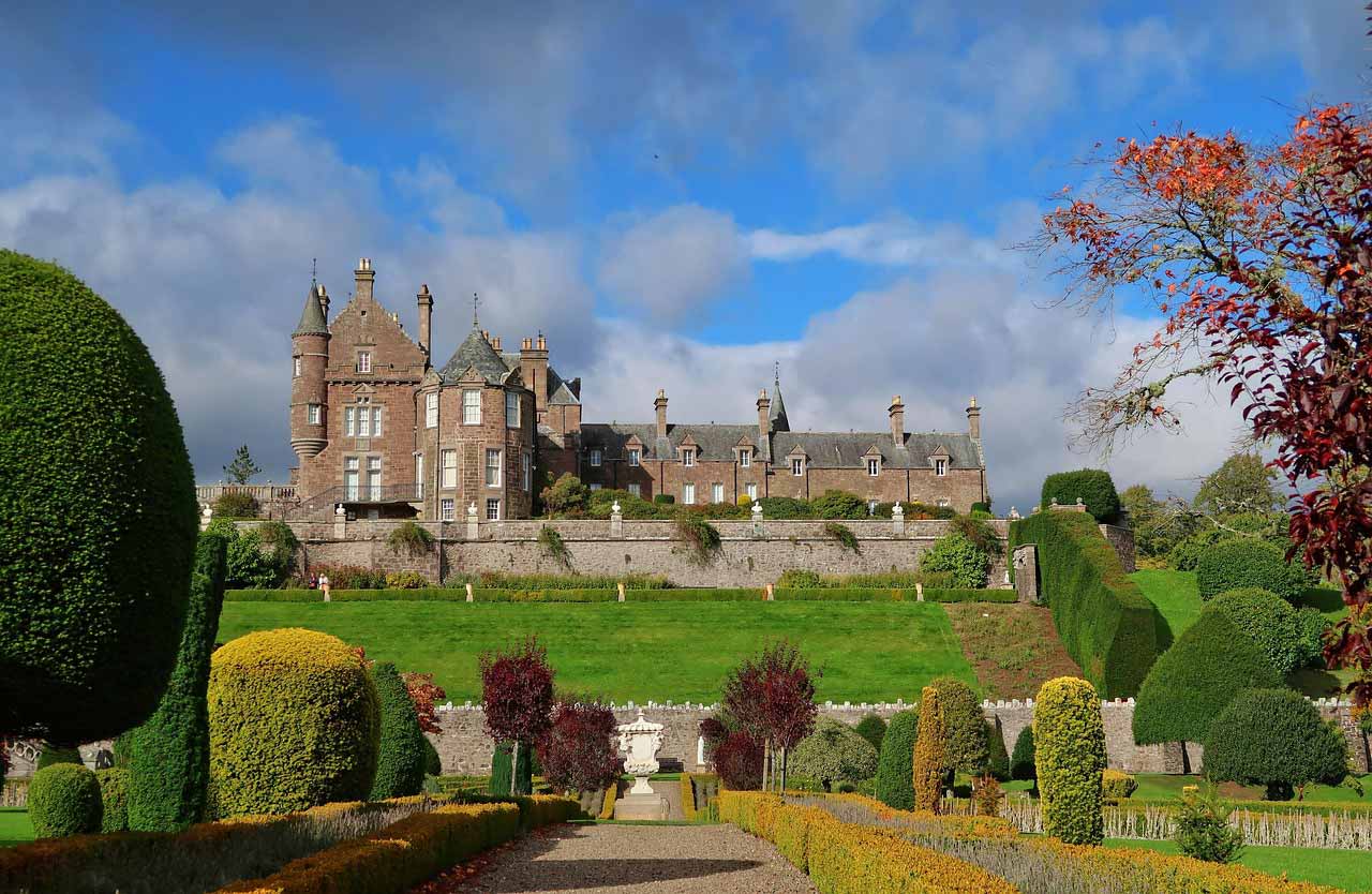 drummond-castle-crieff.jpg